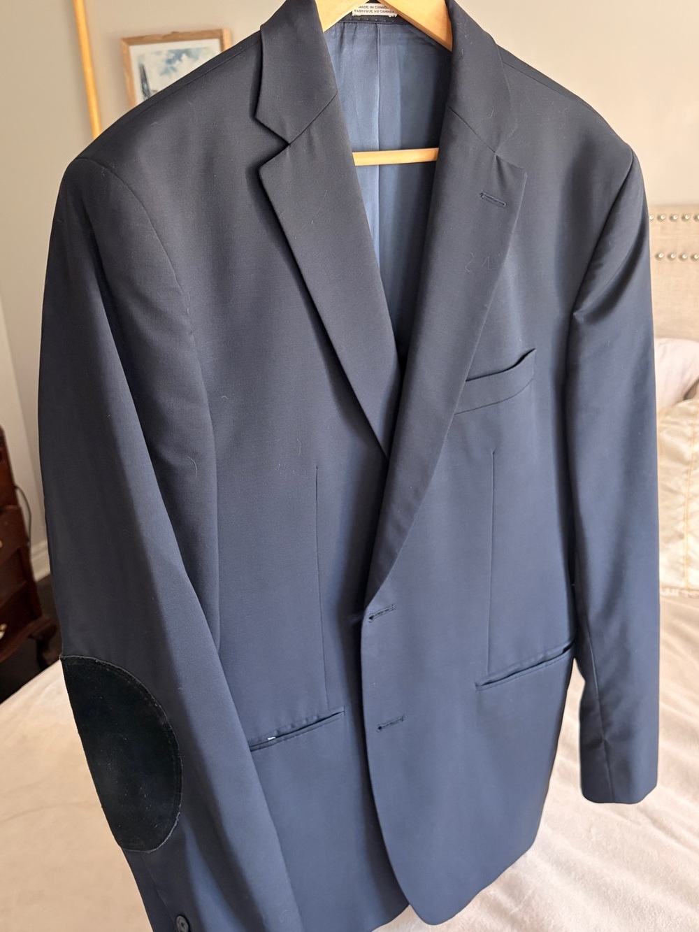 Joseph Abboud Classic Men's Navy Blazer - Made in Canada 42 R.
